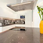 Island Village Ocean View Apartment