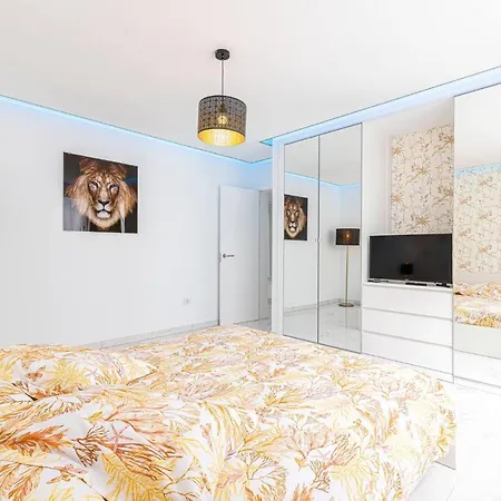Апартаменты Island Village Ocean View