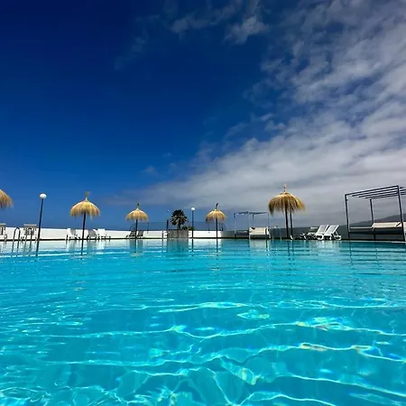 Апартаменты Island Village Ocean View