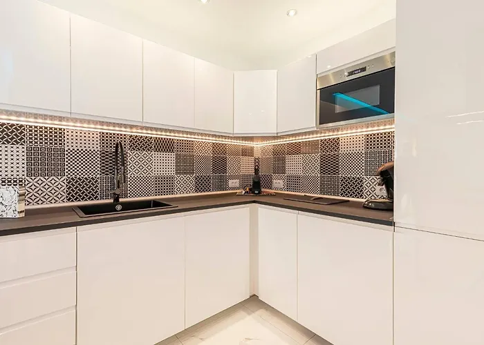 Island Village Ocean View Apartment