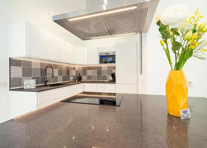 Island Village Ocean View Apartman