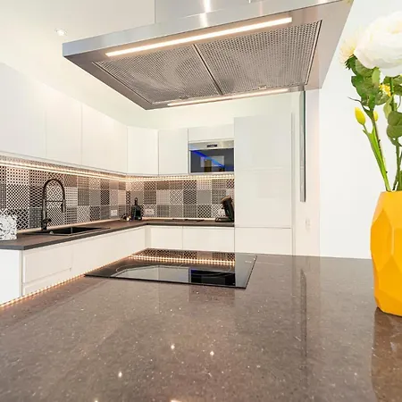 Island Village Ocean View شقة