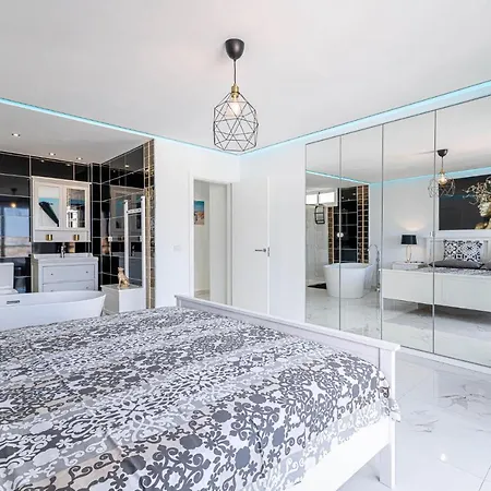 Island Village Ocean View أذيخي