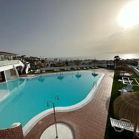 Island Village Ocean View 아파트 아데제