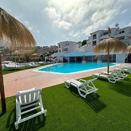 Island Village Ocean View * 아데제